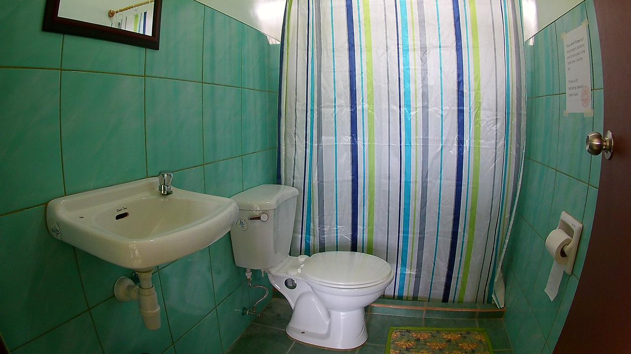 Treffpunkt 5300 Hostel Puerto Princesa Bagian luar foto
