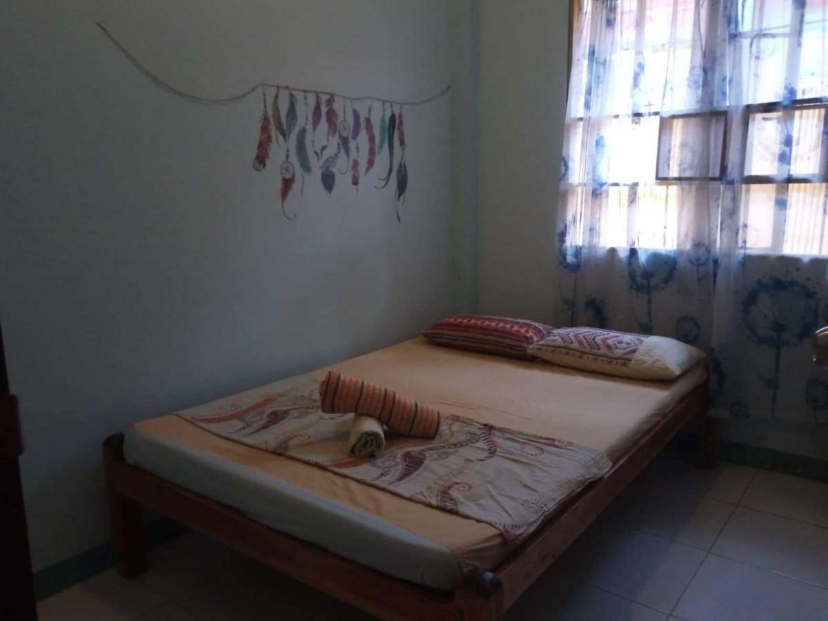 Treffpunkt 5300 Hostel Puerto Princesa Bagian luar foto